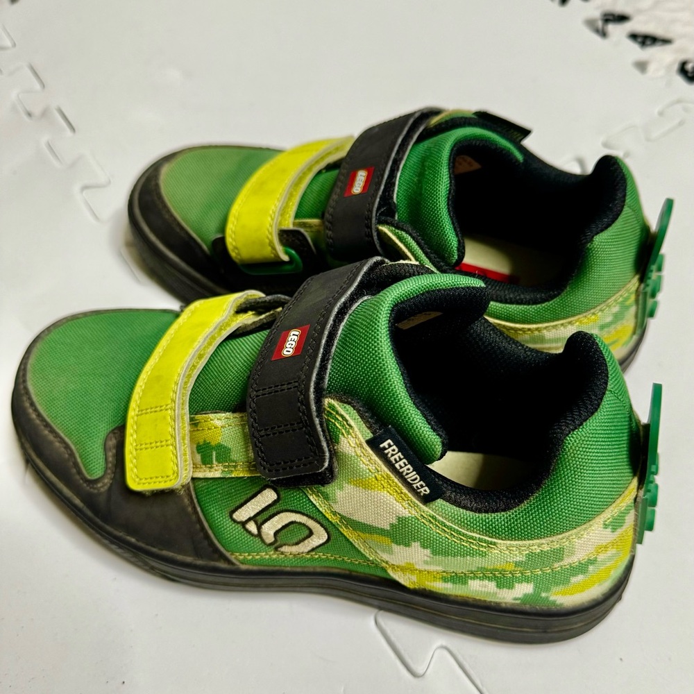 LEGO Adidas Five Ten 3Y cycling shoes for free ride MTB and BMX racing.